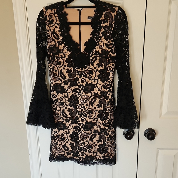 Julian Chang Dresses & Skirts - Elegant Black Lace Long Sleeve Dress
